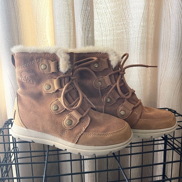 Sorel boots - Picture 4 of 5